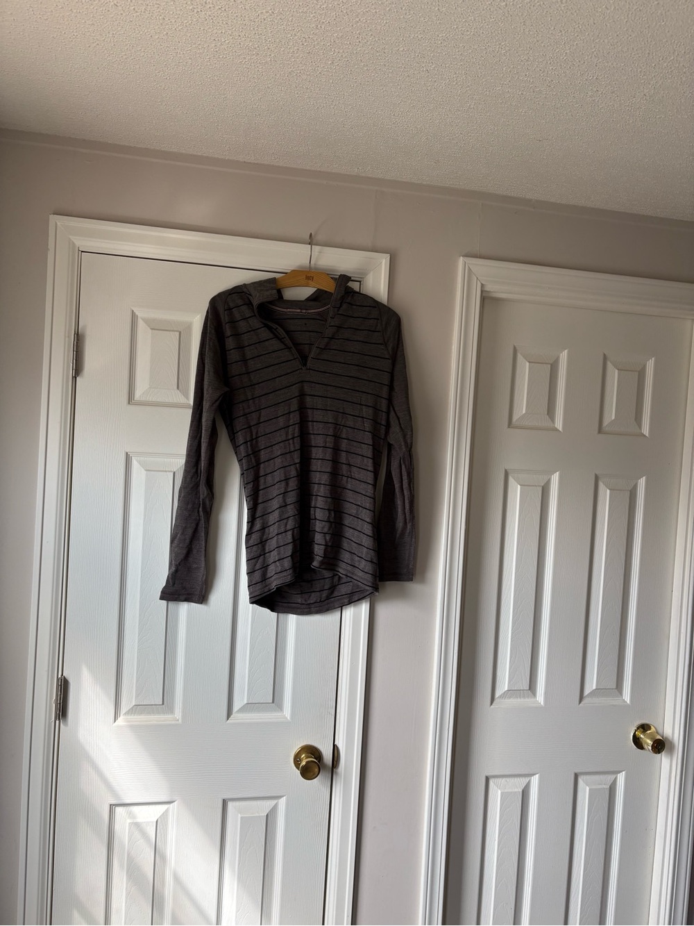 Smartwool Men's Charcoal Gray Striped Long-Sleeve Henley